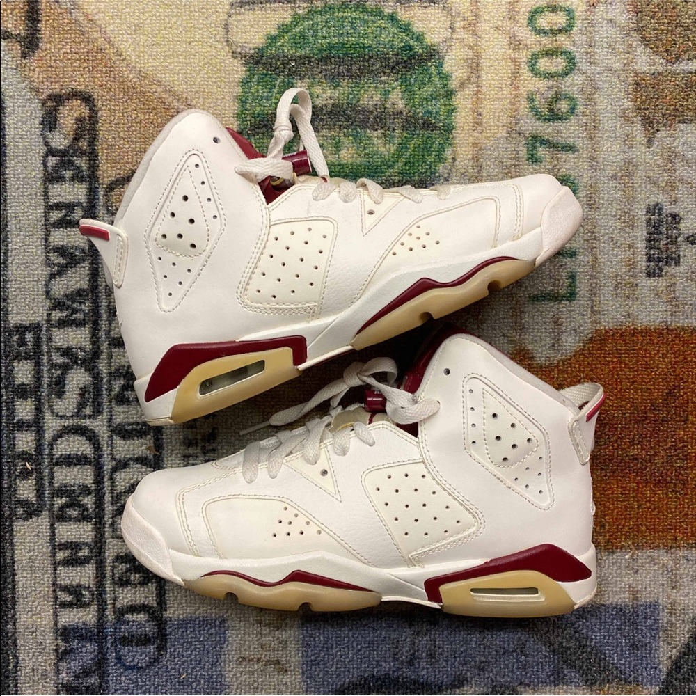 Air jordan Retro 6 maroon Sz 7.5 women's white red